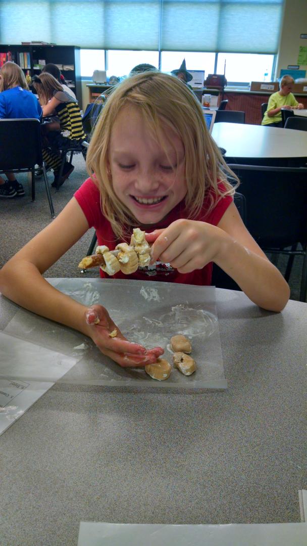 BoehmeTasha's tweet photo. I love when they look this happy!!
@mrsmancebo @GagnonCassandra
#bsdsped #falltreats #Lombardilearningcenter https://t.co/acoHR5U8rR