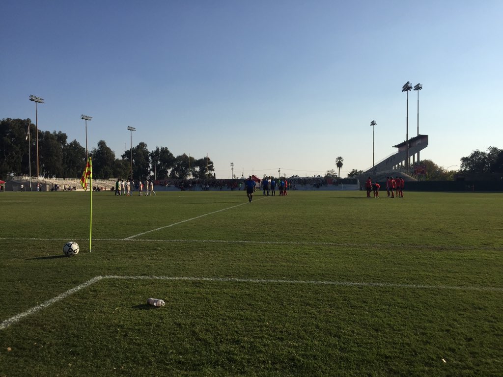 babaganoosh90's tweet image. FCC vs West Hills Lemoore about to get started #FCCsoccer #CCCAA