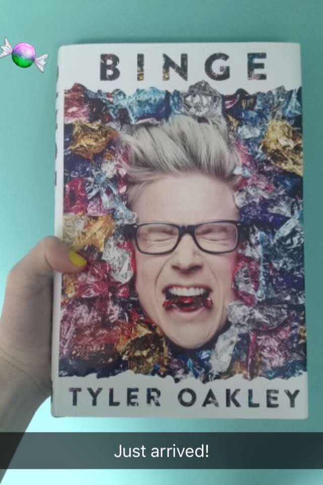 melodramadodie's tweet photo. My copy of Binge just arrived in the mail! #BINGEBOOK @tyleroakley #binge #bingetonumber1 #OurBingeSelfies https://t.co/dtOnzDIbxu