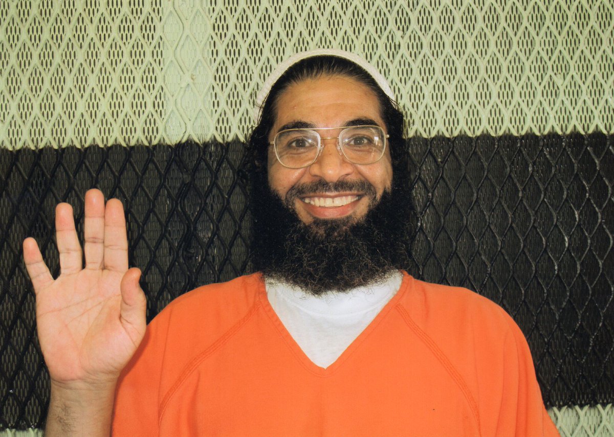 teleSURtv's tweet photo. MUNDO | #EEUU. liberó a Shaker Aamer, preso británico de Guantánamo |  https://t.co/sH3Yk2RQmw https://t.co/68HChXS3Lc