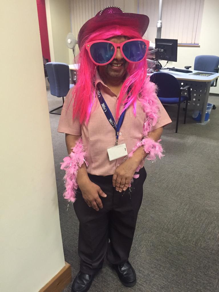 zuber_jcp's tweet photo. Plaistow in pink. Supporting breast cancer https://t.co/l1cYV5MSnT