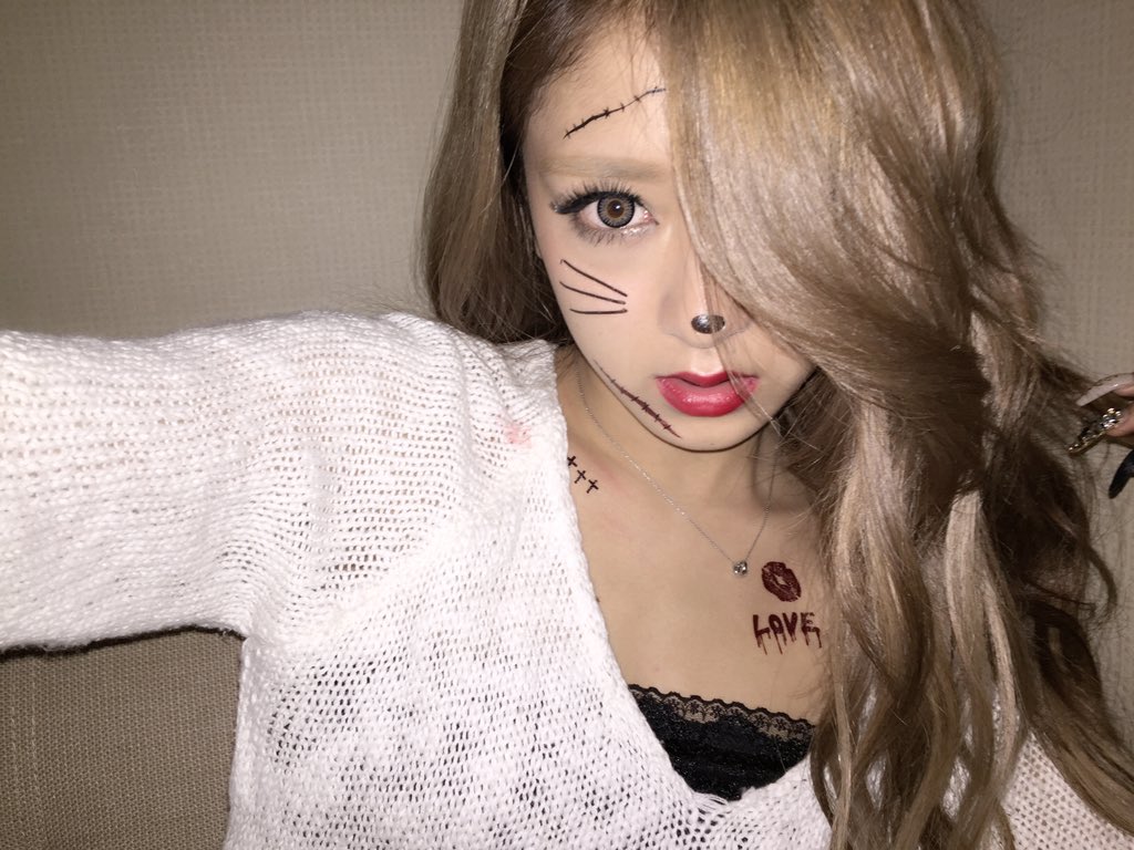 みちょぱ 池田美優 Twitterissa はっぴーはろうぃん ハロウィンぽい写真ぺたり さあイベント楽しみ T Co Lfyfyv0e5d