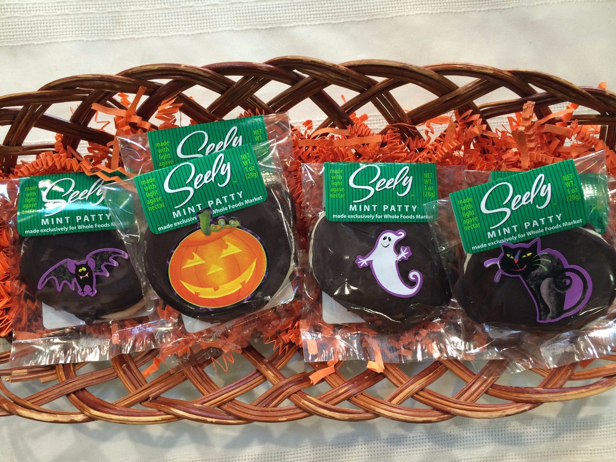 Still need a last minute treat for the trick or treeters? Try putting a sticker on a Peppermint patty! #Halloween