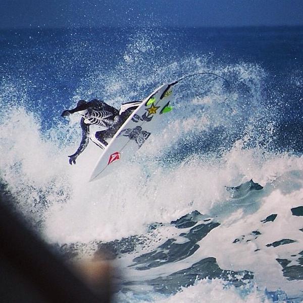 swelldotcom's tweet photo. Terrifying tricks with @volcom team rider @__balaram. #halloween #firstinsurf https://t.co/SdOcLdTcAX