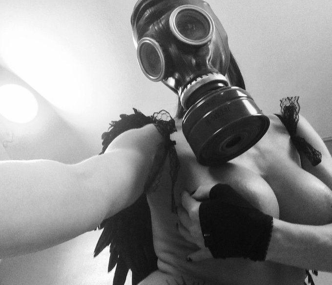 Toxic Angel 👻 https://t.co/aFcrRqBrVc