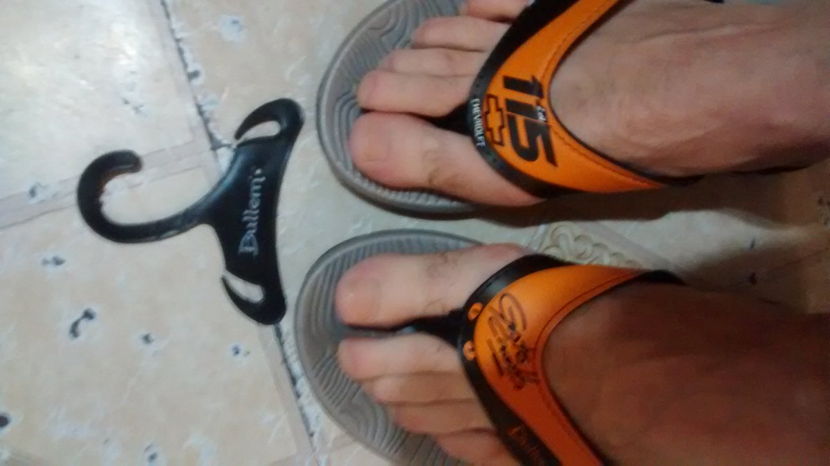 arielguzman2307's tweet photo. mira las ojotas que pegue #bullem @gatocrusitta @jorgebussinelli
las conseguis aca!! https://t.co/NvL6jYmW4Y https://t.co/Jkjs3TAxdB