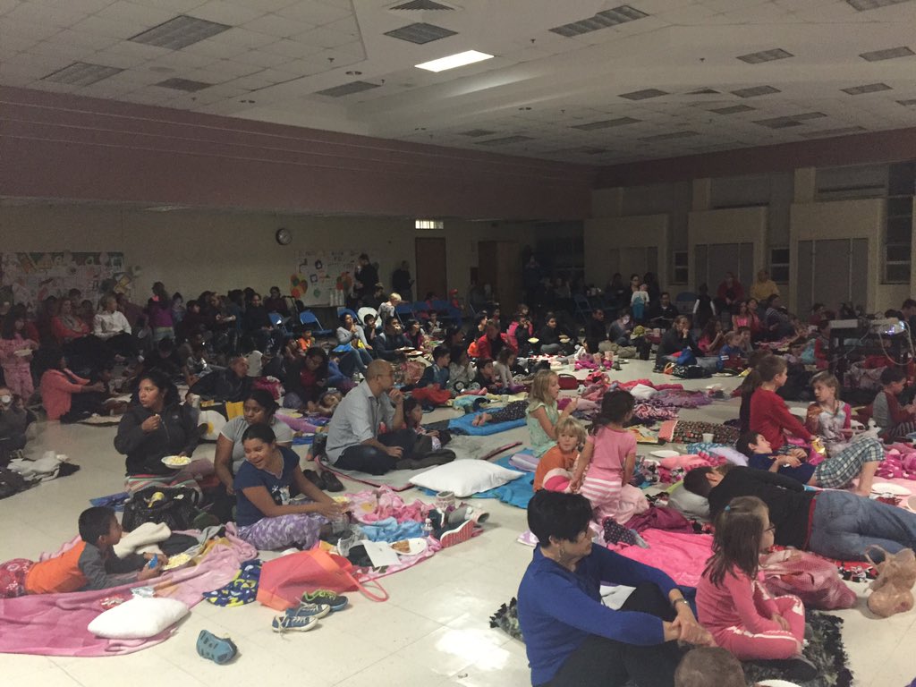 JodyManning's tweet photo. Barcroft families rock PTA movie night!#BRCPride @taraMdiva @reich_nathan @CBounet @BarcroftLibrary https://t.co/YpOa3PDKOq