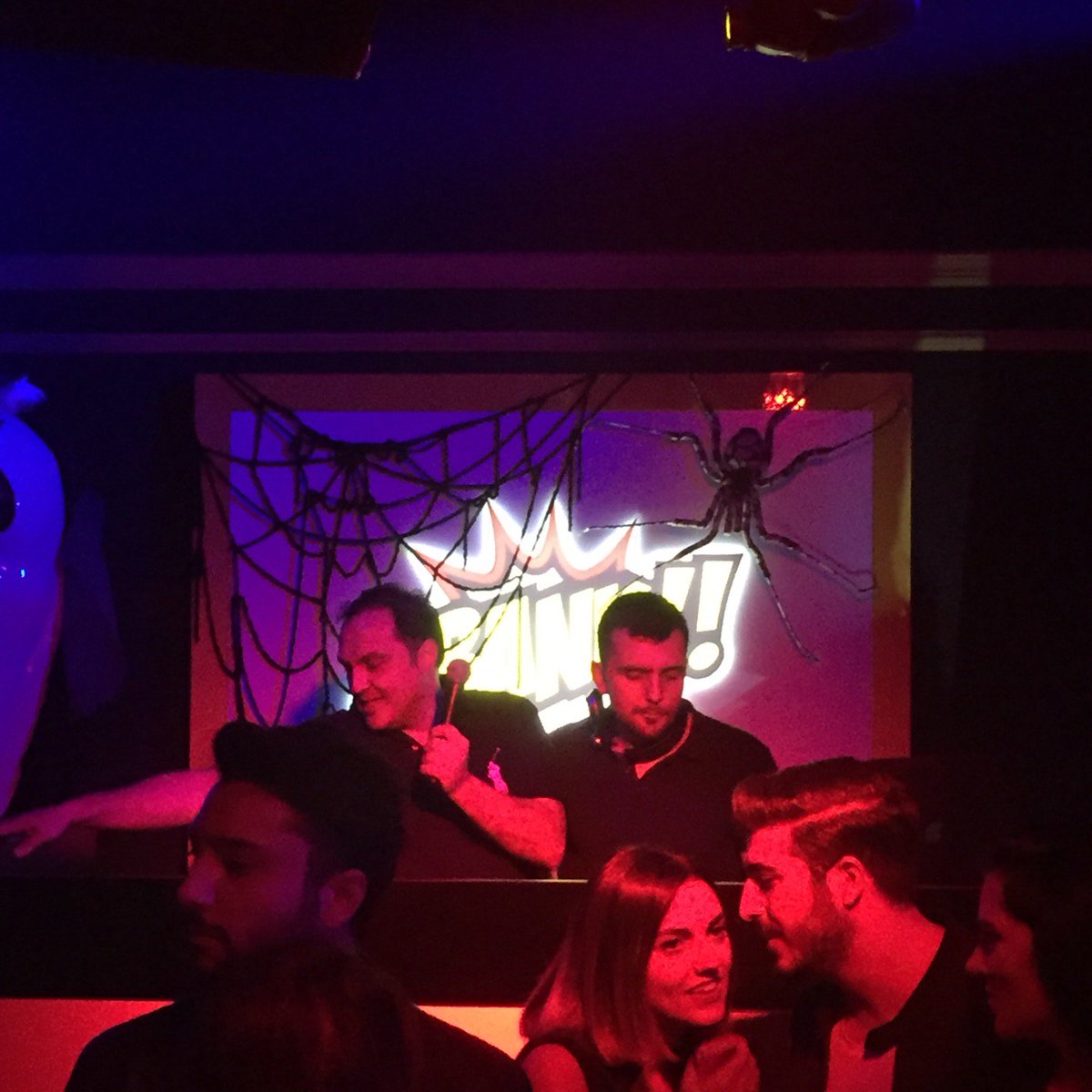 inancoskay's tweet photo. #arto #halloween #zbank 😜 (at @zbankistanbul in İstanbul w/ @eerddi @ozguraras) https://t.co/5AamFN2mDy https://t.co/sz7PqhUR35
