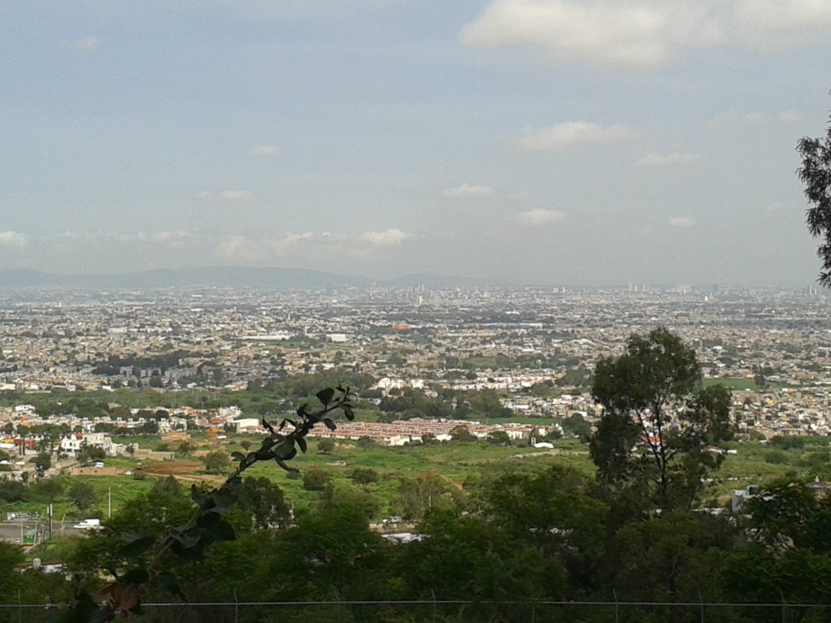 En el <a href="/4te_divergente/">Cuadrante Divergente</a>  están hablando sobre el Cerro de la Reina y la lucha de <a href="/CerroDeLaReina/">Cerro de la Reina</a>