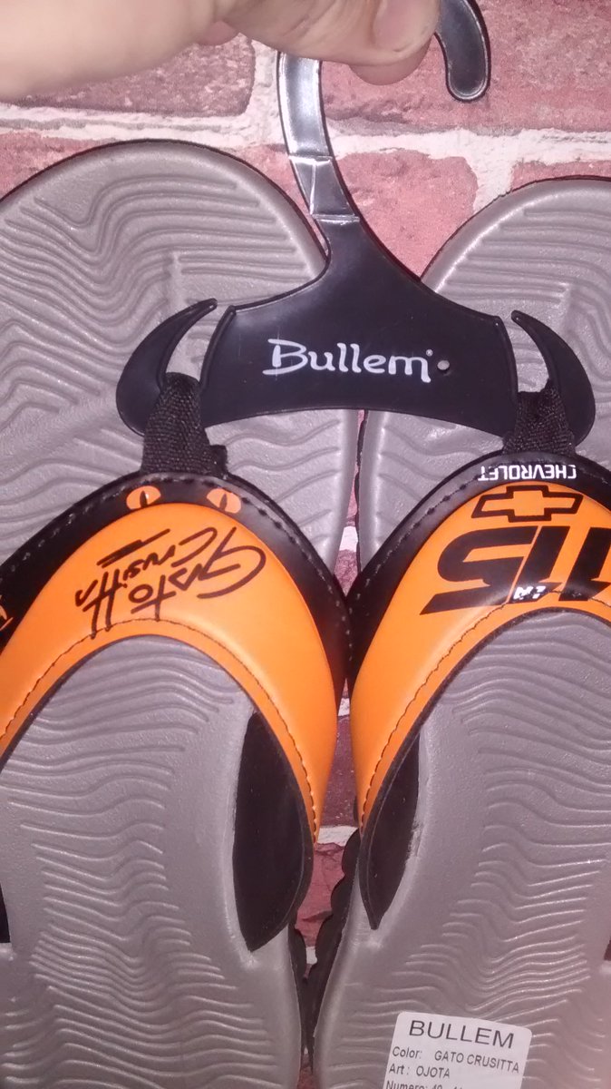 arielguzman2307's tweet photo. zarpadamente comodas!!! #bullem @gatocrusitta @jorgebussinelli las conseguis aca!! https://t.co/NvL6jYmW4Y https://t.co/GpEhp3njiE