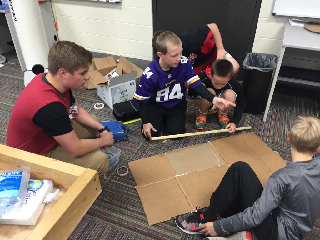 Great to have high school students coach <a href="/Lincoln_MCCSD/">Lincoln Intermediate</a> 6th graders!  #LincolnSTEAM