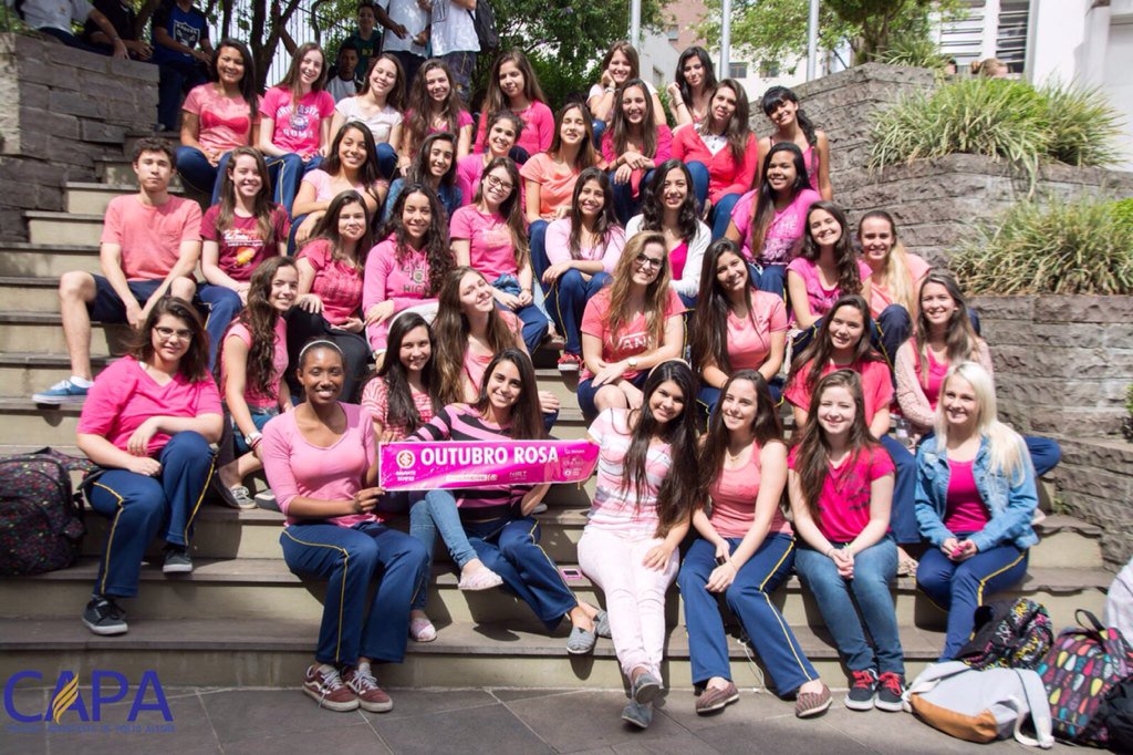 chapa1capa's tweet photo. Meninas de rosa!! Representando o colégio nessa campanha tão importante!! 💗 #OutubroRosa https://t.co/CdghWZu4xH