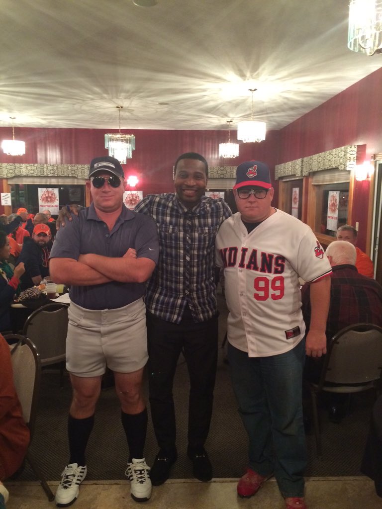 johnlentz41's tweet photo. @CraigToler @deebrown11 @chetreeder22 
One of these three is a famous athlete.
#HappyHalloween 
#DeeForThree https://t.co/adxW56XgyS
