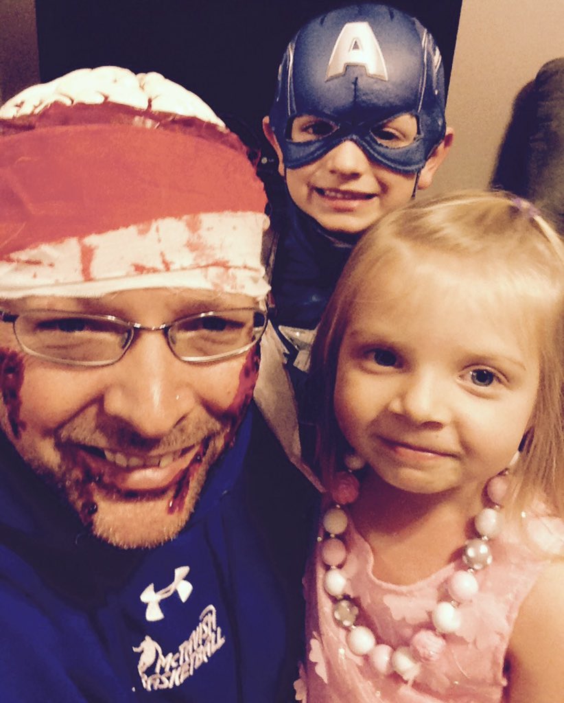 chatwithshack's tweet image. Headed to the Family Halloween Dance @TimberleaSchool #fmpsd #ymm #WhyTimberleaRocks