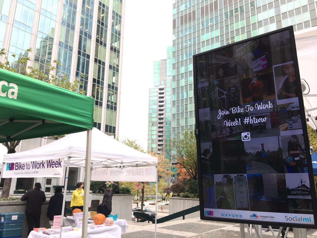 SocialMiDisplay's tweet photo. Come join us on Pender and Burrard for the #BTWW event with photo booth @imageCubeBooth with live music and more! https://t.co/kggEFV56ks