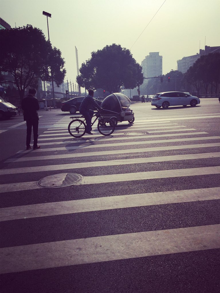 hellopython911's tweet image. 这车掉爆了