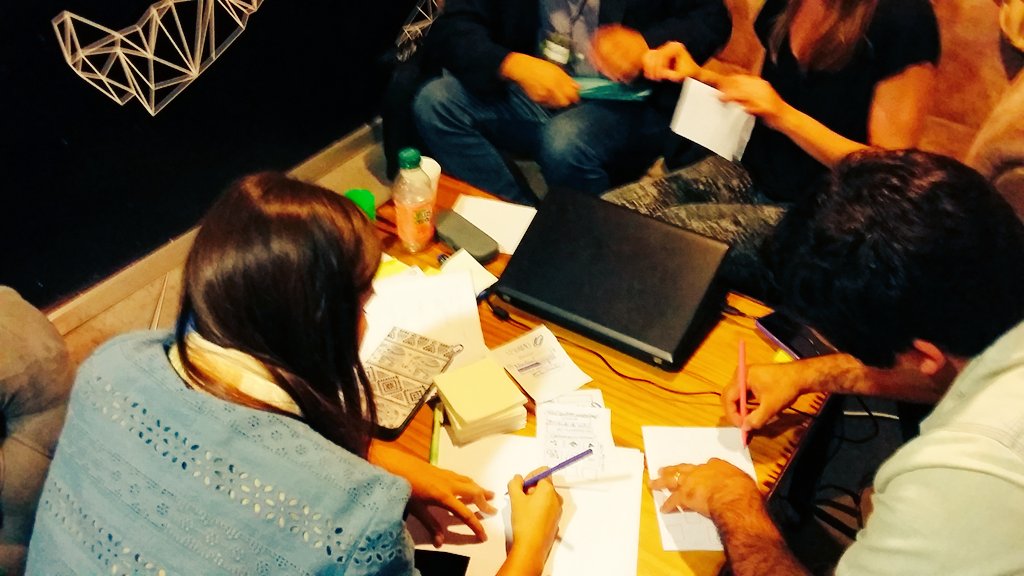 lean_motion's tweet photo. Hora de prototipar las ideas de los equipos en @WayraAr. #MVP #LSMBA https://t.co/Eql0IB7I7c