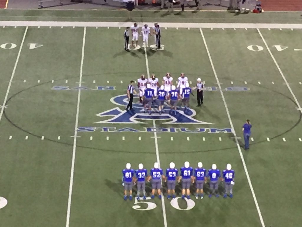 FOXWestTxSports's tweet photo. Minutes away from kickoff in San Angelo Stadium! #1TXFAN https://t.co/skzMHlN4PD