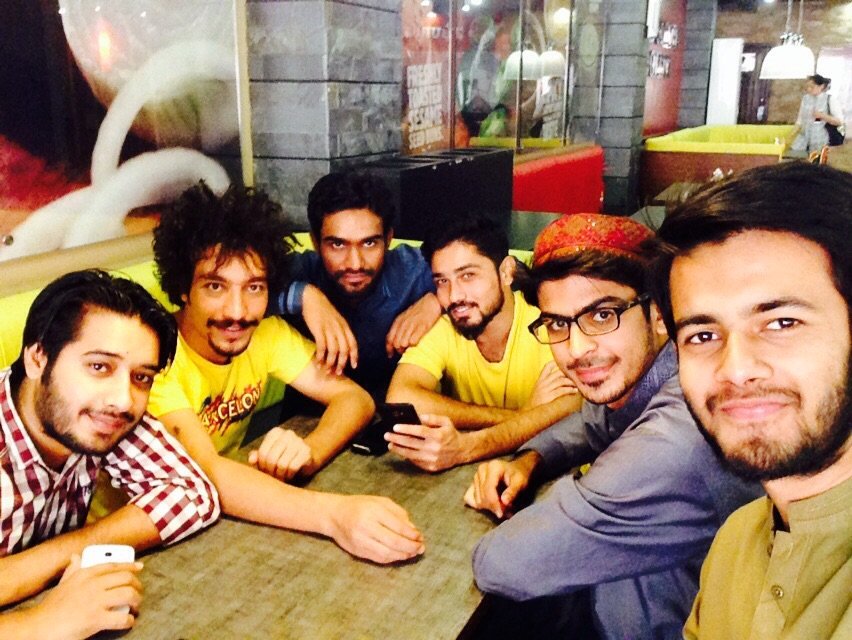 burhan_khalil's tweet photo. #azaadi_celebration #5th_semester #mids_termination with buoyzez @Sohbi1188 @IhtishamNawaz https://t.co/kGWBPLyIRg