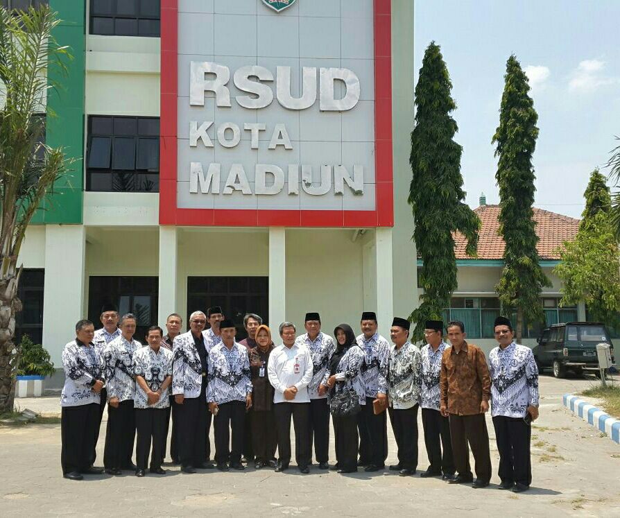 Semoga Bapak Sartono pencipta lagu hymne guru diberi kesabaran n kekuatan Alloh SWT tuk pulih 31.10.15