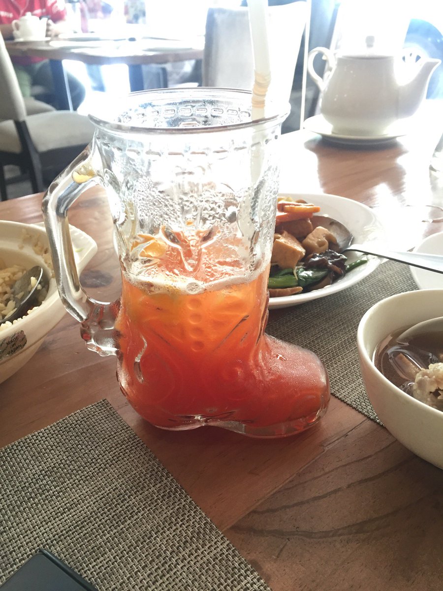 satiable shoe 😊😁 (@ Red Panda in San Juan, National Capital Region) swarmapp.com/c/8xtvfkQ3tdu