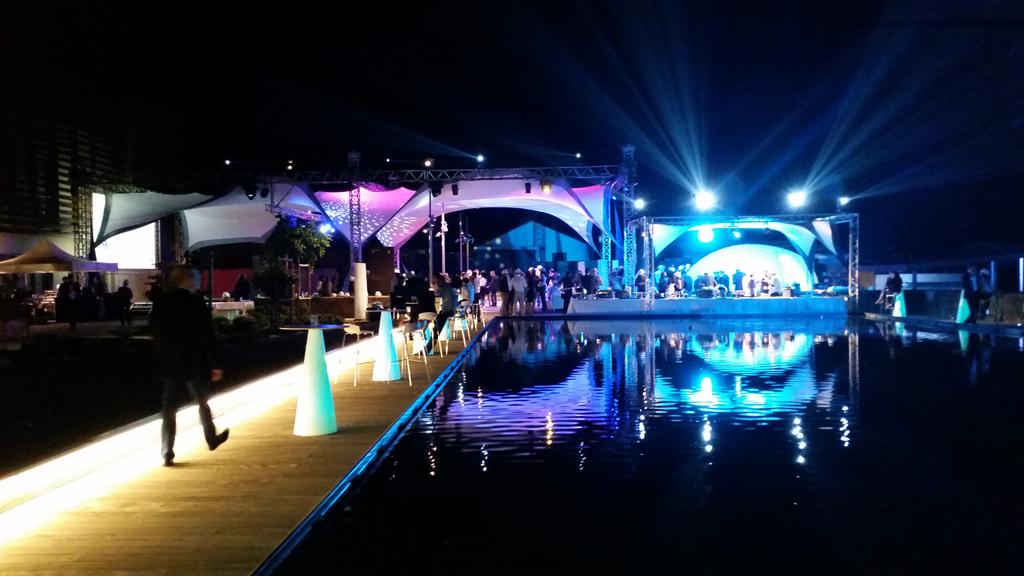 juvansnick's tweet photo. Magnifique soirée pour les 10 ans d'Isodom, bravo à eux! #Isodom #10ans https://t.co/PWd5j7Rhv6