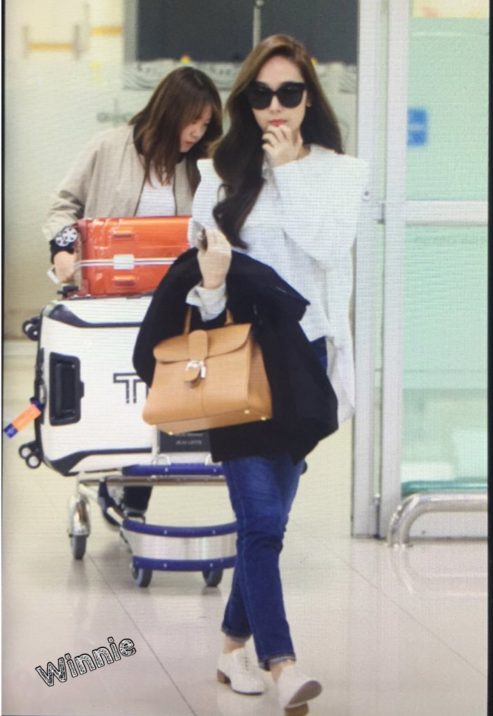 [PIC][31-10-2015]Jessica trở về Hàn Quốc vào trưa nay CSn5gtyU8AA9NSm