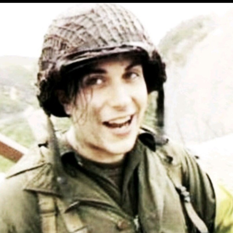 Happy Birthday,my dear Frank Iero 