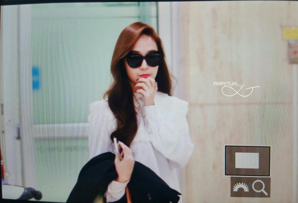 [PIC][31-10-2015]Jessica trở về Hàn Quốc vào trưa nay CSn8O0YU8AAtEZX