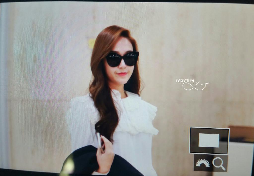[PIC][31-10-2015]Jessica trở về Hàn Quốc vào trưa nay CSn8QNPUAAUhjQS