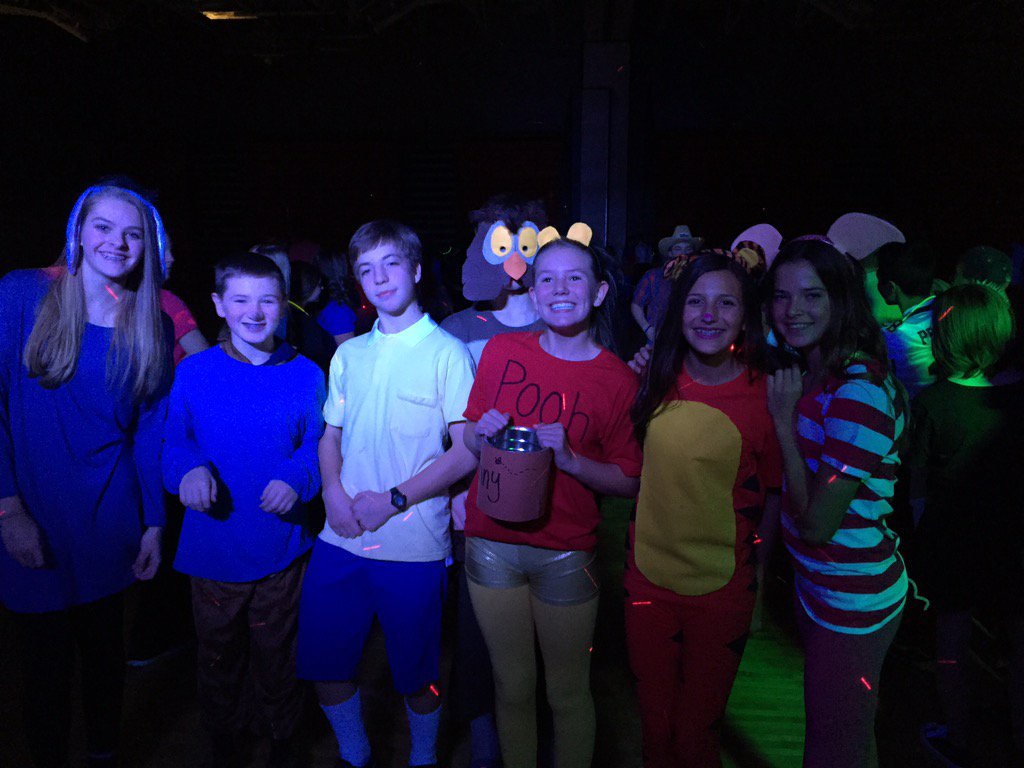WillmarMS2015's tweet photo. More costume contestants! https://t.co/WJJdAjlFdC