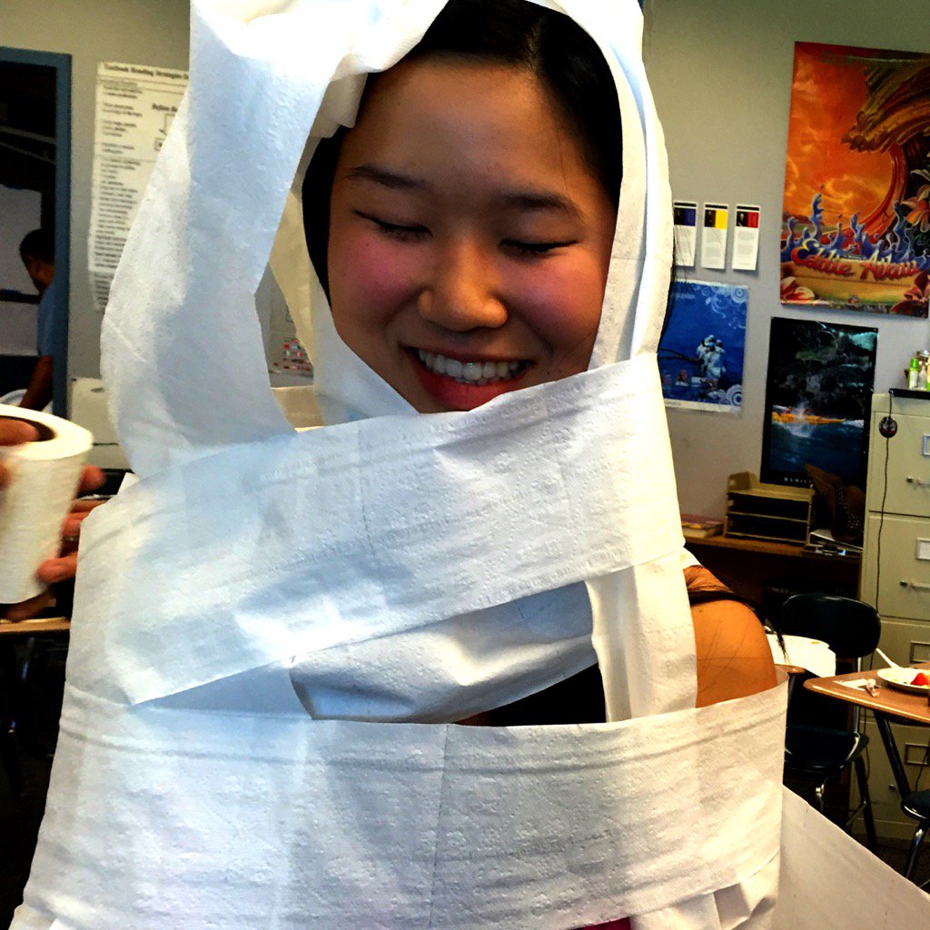 Lifedrone's tweet photo. Mummy wrapping ! #lifedrone #veinternational #HappyHalloween https://t.co/LfgAcyOiQQ