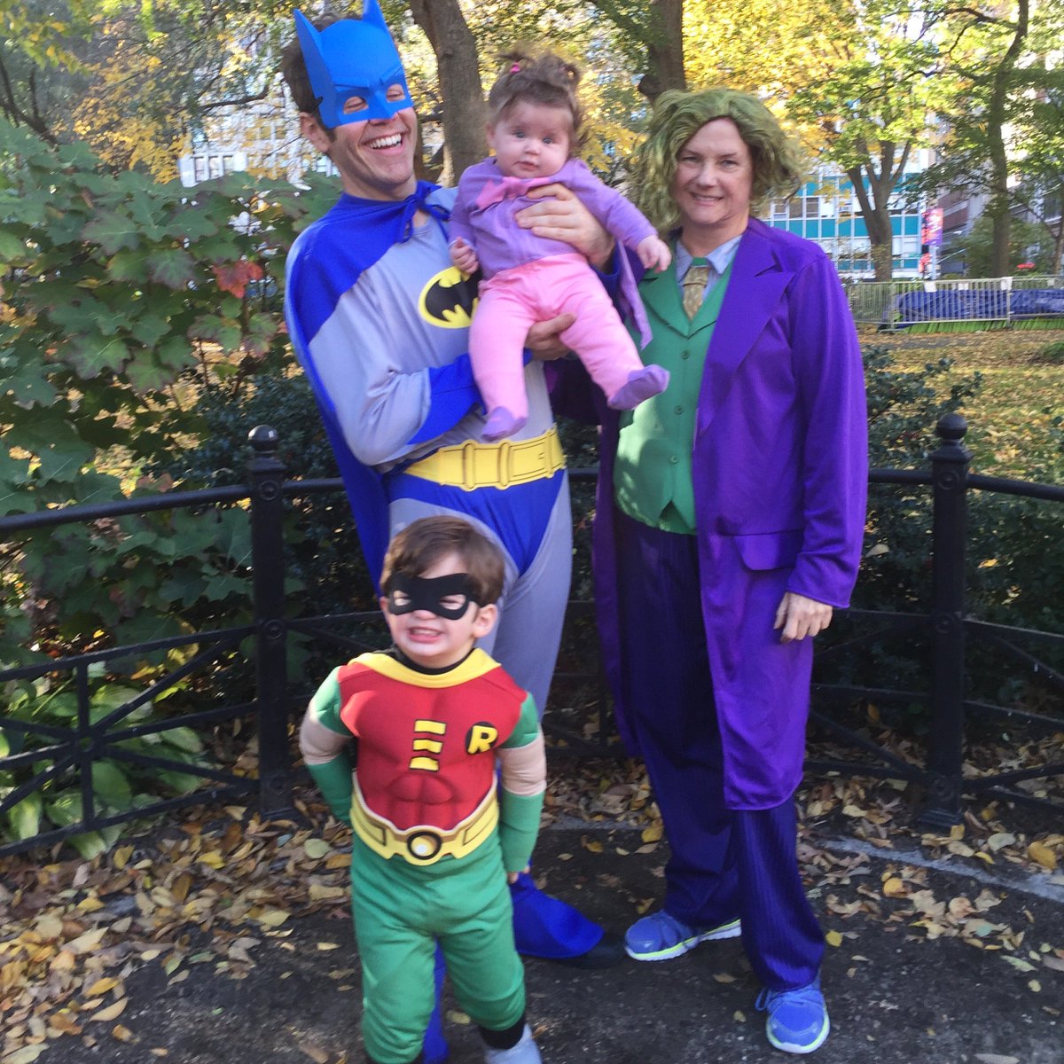 PerezHilton's tweet image. Batman, Batgirl, Robin and The Joker take NYC! Thank you @RubiesCostumeCo for the costumes!! instagram.com/p/9e7NRwoau9/