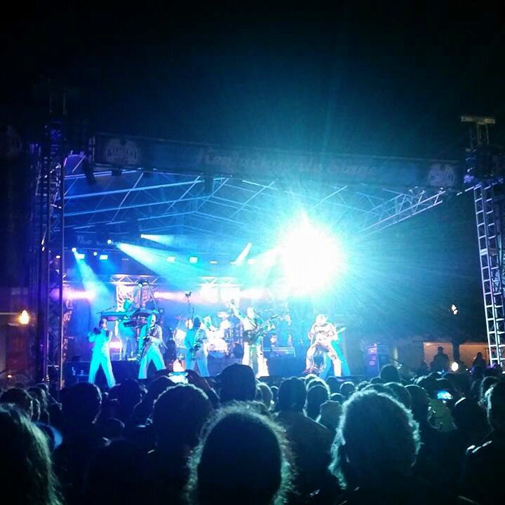 BreedersCupFest's tweet photo. Downtown is rockin! One day left to catch the #BCFlex festivities! https://t.co/ted4DPeaOU