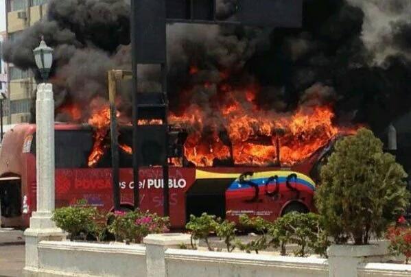 dgardoSacapunta's tweet image. Protagonistas opositores #NocheHalloween que barbaros desde la Casa Blanca le envian papel sanitario,fósforos y odio