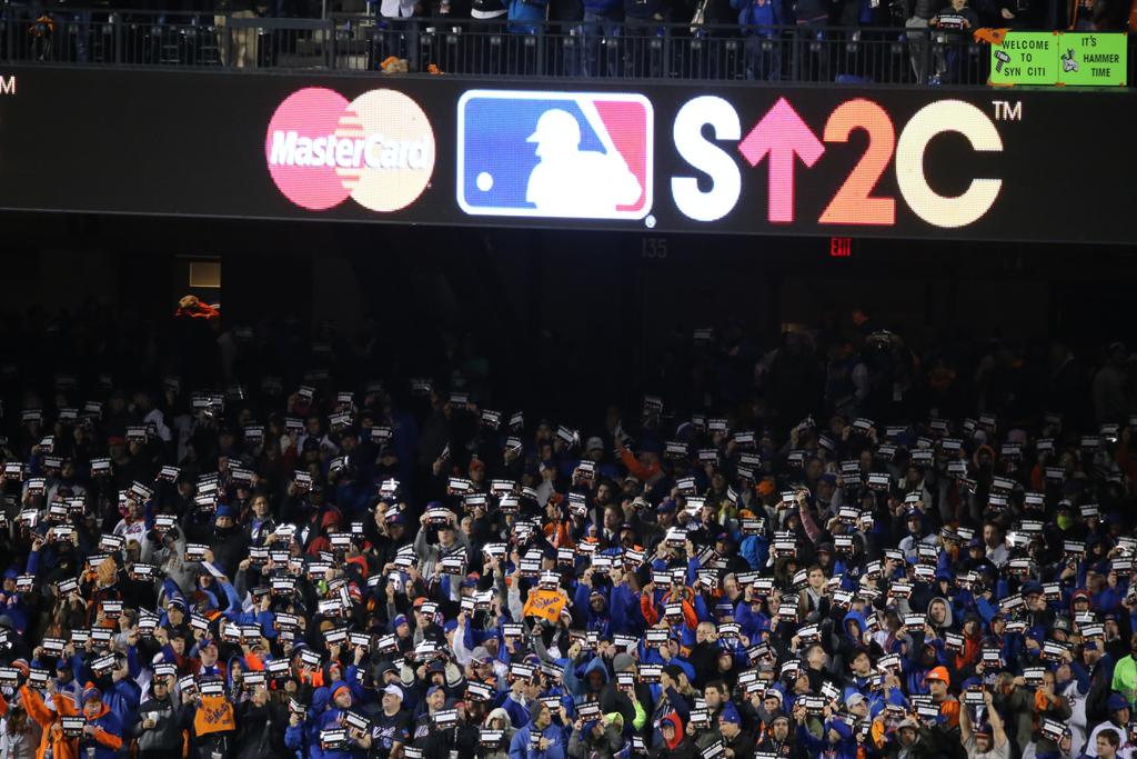 MLB's tweet photo. Citi Field Stands Up 2 Cancer during #WorldSeries Game 3. @SU2C https://t.co/BQay0o72Tu