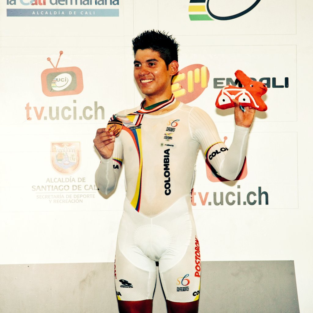 #CaliTWC #UCITrackWC Edwin Avila en el podio #Colombia bronce en prueba por puntos #Ciclismo