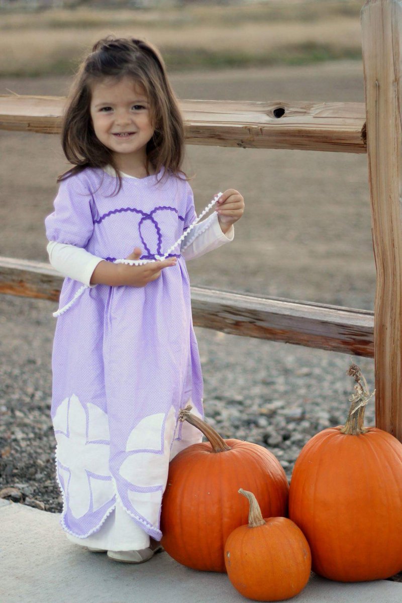 TheGirlsPlusDad's tweet photo. My little Sofia as #sofiathe1st #princessSofia #princess #disneyprincess #Halloween #HappyHalloween https://t.co/xJLBsHL1l0
