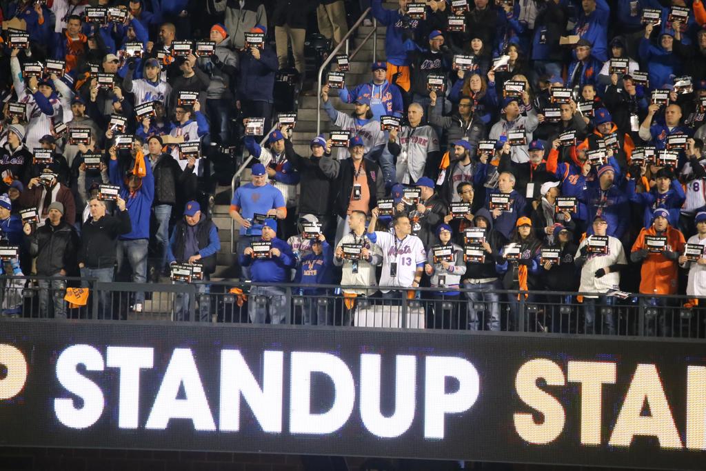 MLB's tweet photo. Citi Field Stands Up 2 Cancer during #WorldSeries Game 3. @SU2C https://t.co/BQay0o72Tu