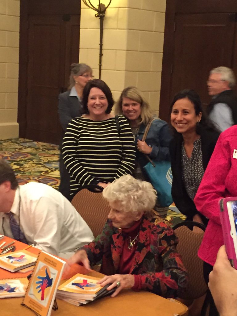 mburnside119's tweet photo. Photo bombing our heroes Diana King and William VanCleave #dismovie #dyslexiacon @NorwoodPaige https://t.co/ux0PXw3Ydl