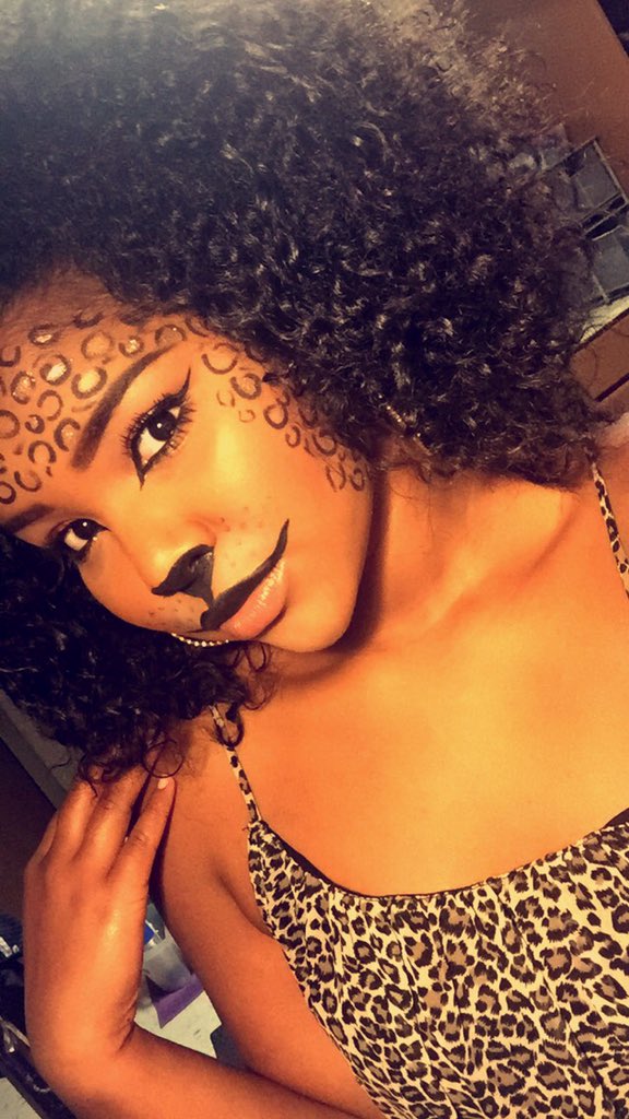 SelenaClyne's tweet photo. When ur feelin urself and ur fro even as a cheetah #yolo #yofro #HappyHalloween ππΎπβ¨ https://t.co/ikEVL4iBRP