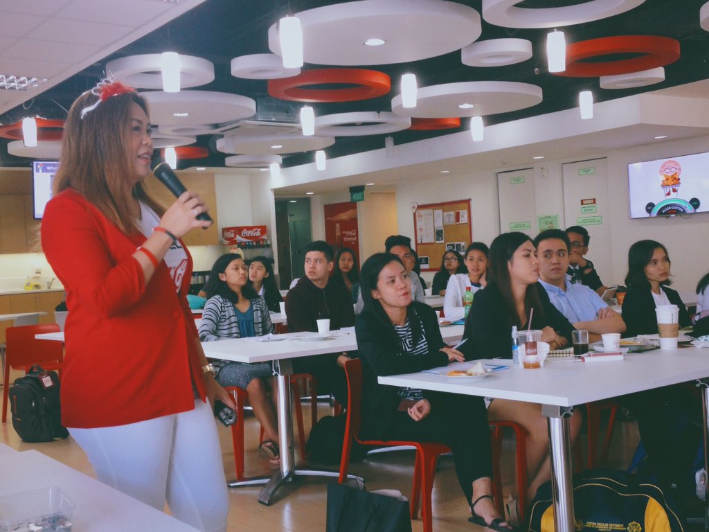 MarkProfTop25's tweet photo. @tatalizing sharing best in class learnings to #MarkProfTop25 to inspire them to pursue a career in sales. https://t.co/03b5d8TFjG