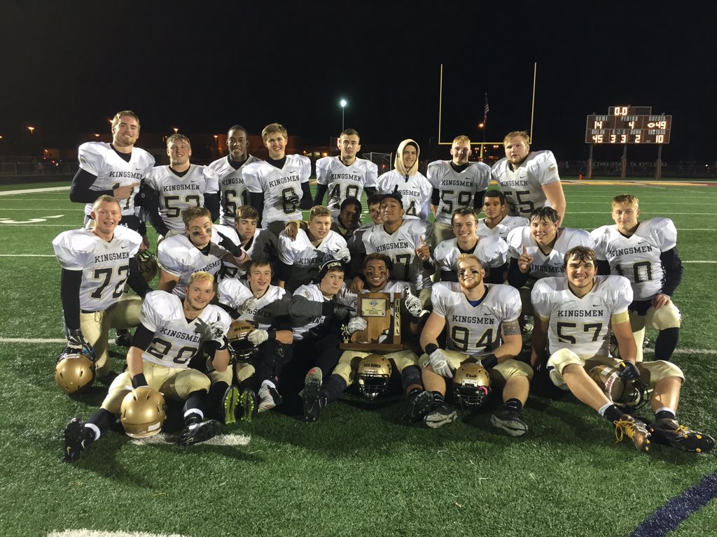 The_Pennant's tweet photo. Penn seniors celebrate the sectional championship! @PennPride365 https://t.co/D4ATZwiKhQ