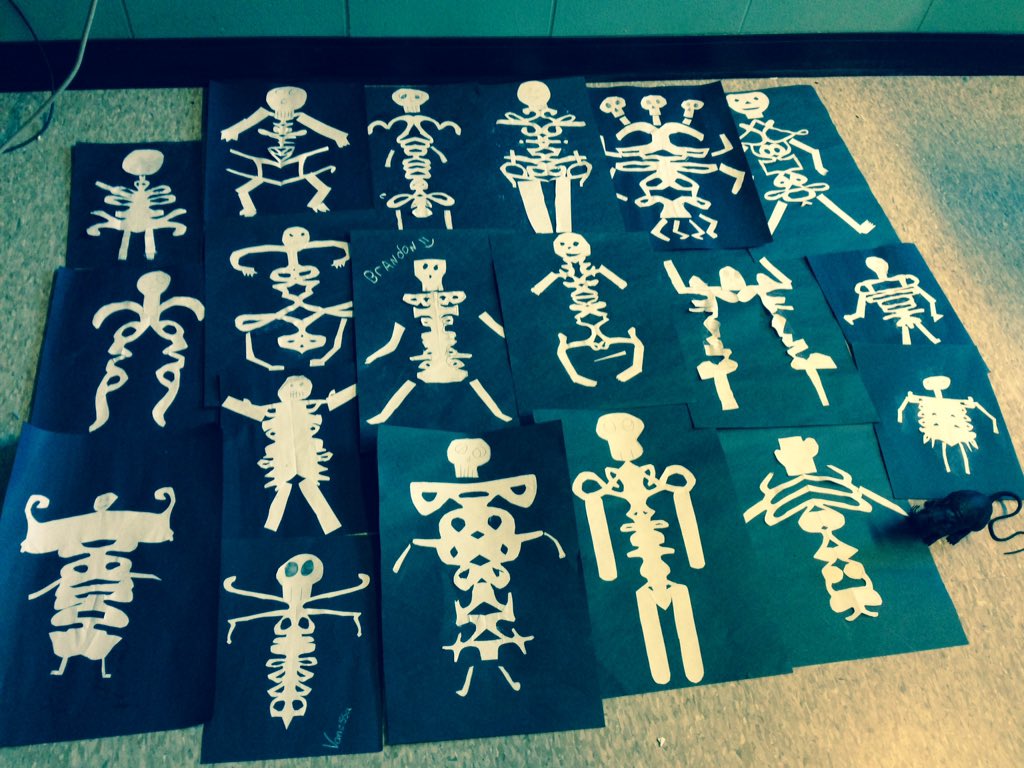 k8Hyatt's tweet photo. Getting into the #Halloween spirit while learning to sign our names @HPEDSB_POW https://t.co/M8PbMG04MX