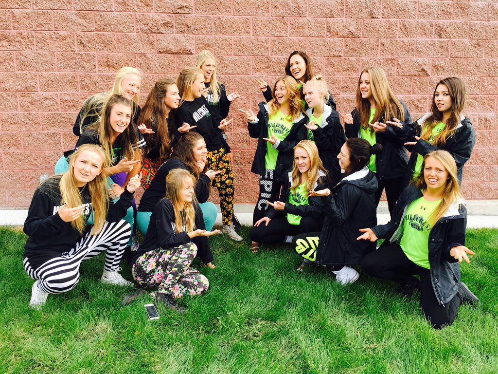 bayleyjohnson22's tweet photo. Us drill girls got to be soccer girls for the day. It was fun. πβ½οΈπ― #HS4LIFE #hd4life #halloween https://t.co/BljfneTKPS