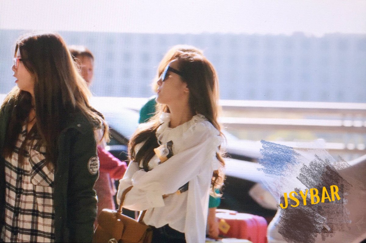 [PIC][31-10-2015]Jessica trở về Hàn Quốc vào trưa nay CSnOPMiWoAAeAxV