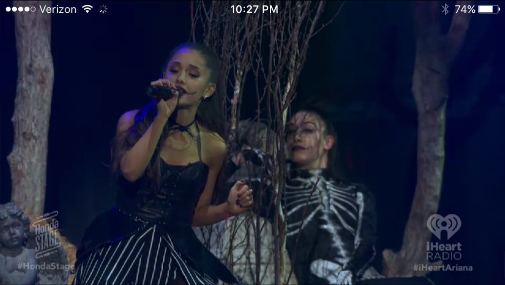 agbupdatesxoxo's tweet photo. Screenshots of the live feed from Honda stage! https://t.co/1m1I7KSdOM