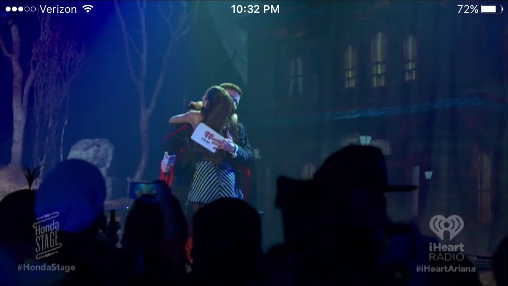 agbupdatesxoxo's tweet photo. Screenshots of the live feed from Honda stage! https://t.co/784wC1uvuh