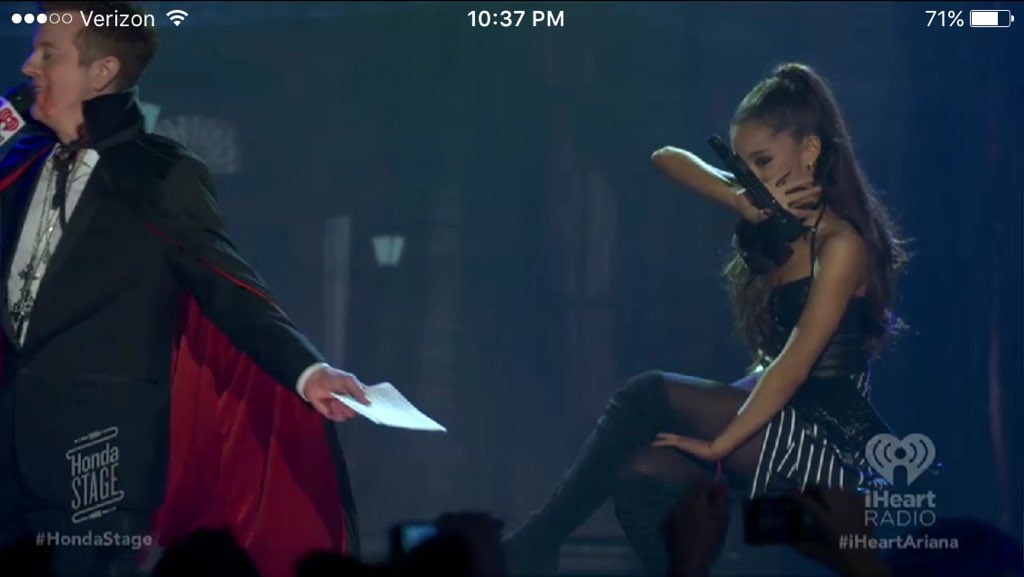 agbupdatesxoxo's tweet photo. Screenshots of the live feed from Honda stage! https://t.co/784wC1uvuh