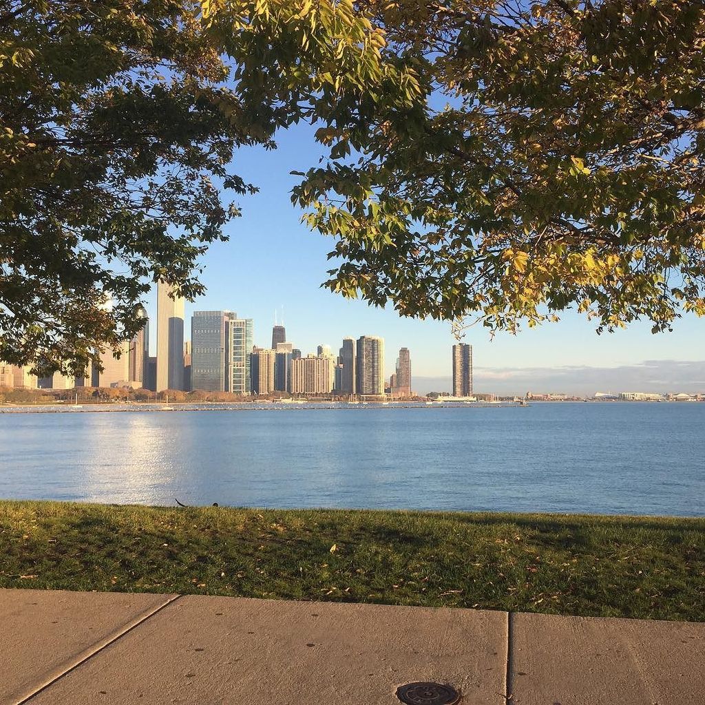 FitLifePursuits's tweet image. Caught a beautiful sunrise this morning in Chicago before continuing east on our #crosscou… ift.tt/1RErwMq